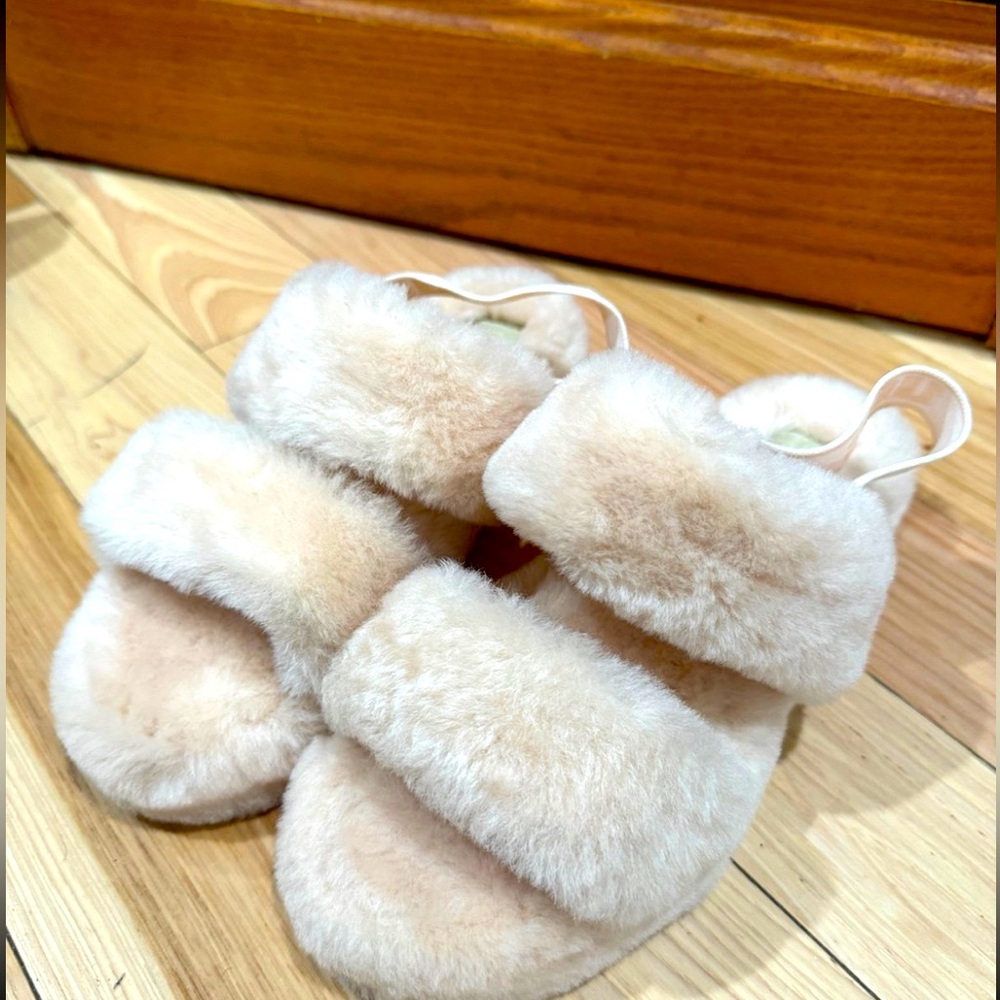 Ugg fluffy yeah slides